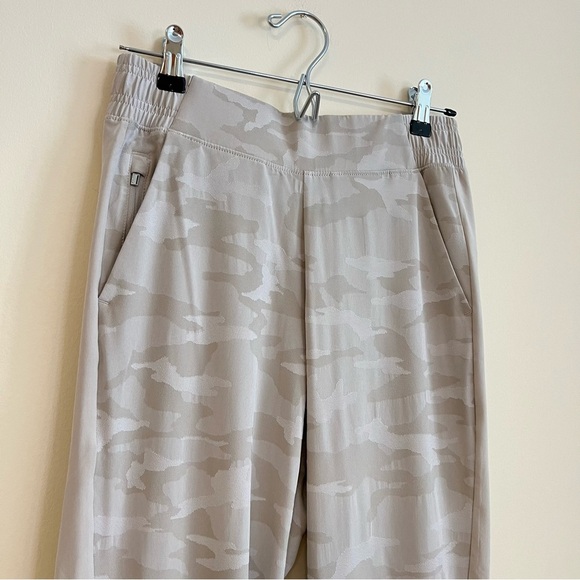 Athleta Brooklyn Camo Jogger - Picture 3 of 9